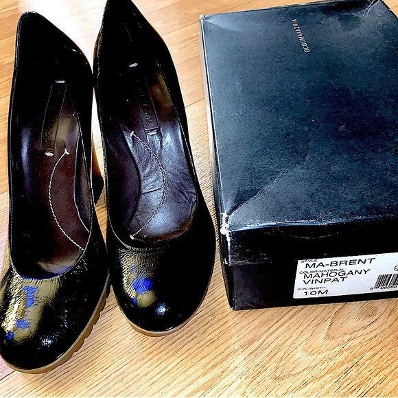 BCBG MaxAzria pumps ready for the world!